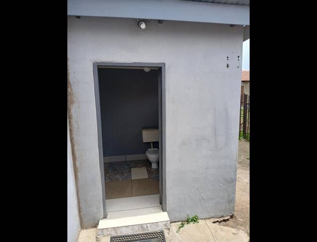 2 BEDROOM HOUSE FOR SALE IN MAGAGULA HEIGHTS